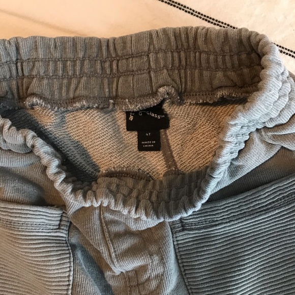 Shorts - Picture 3 of 3